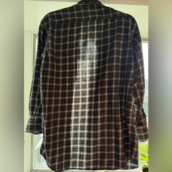 Izod Men's Brown Plaid Casual Button-Down Shirt - Picture 2 of 5